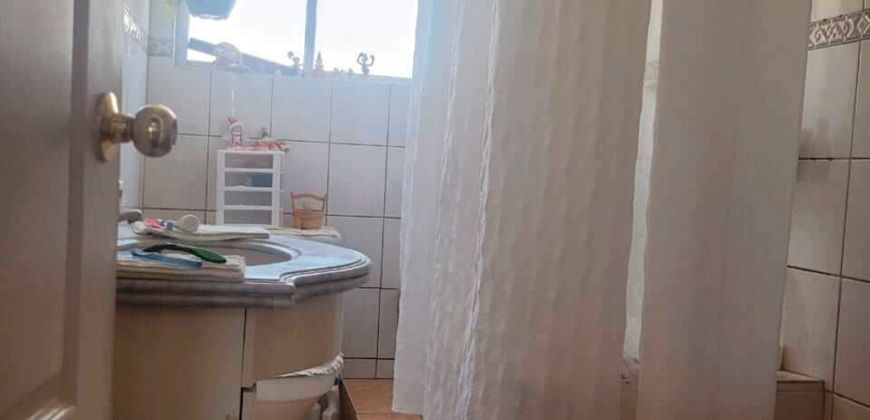 Casa con dos departamentos anexos, Concón