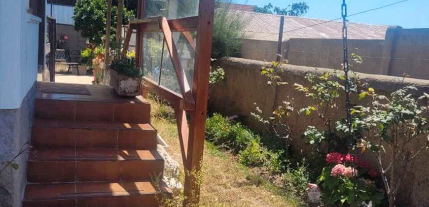 Casa con dos departamentos anexos, Concón