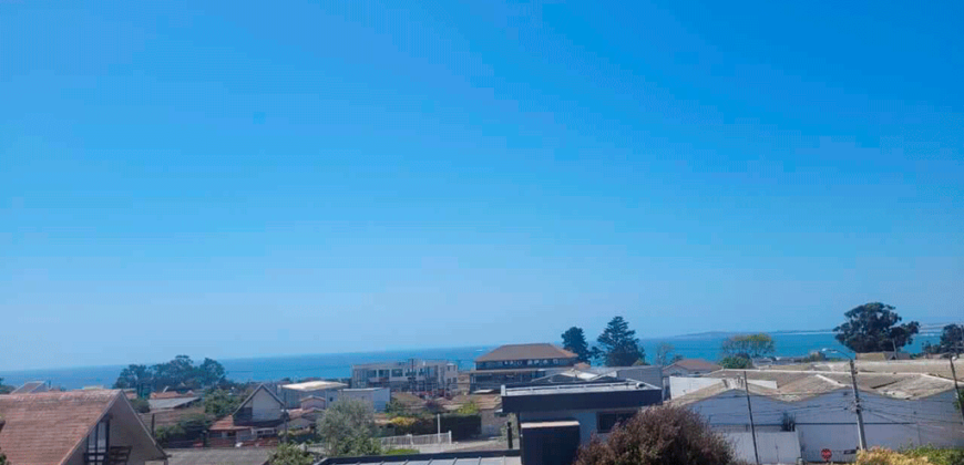 Casa con dos departamentos anexos, Concón