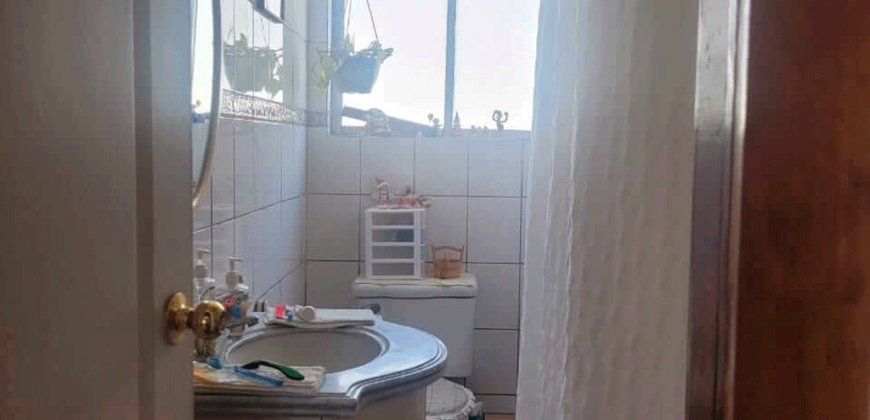 Casa con dos departamentos anexos, Concón