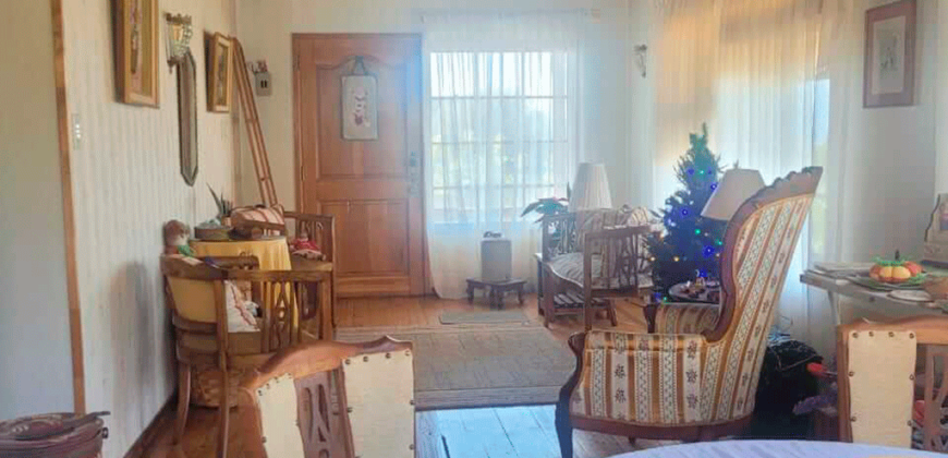 Casa con dos departamentos anexos, Concón