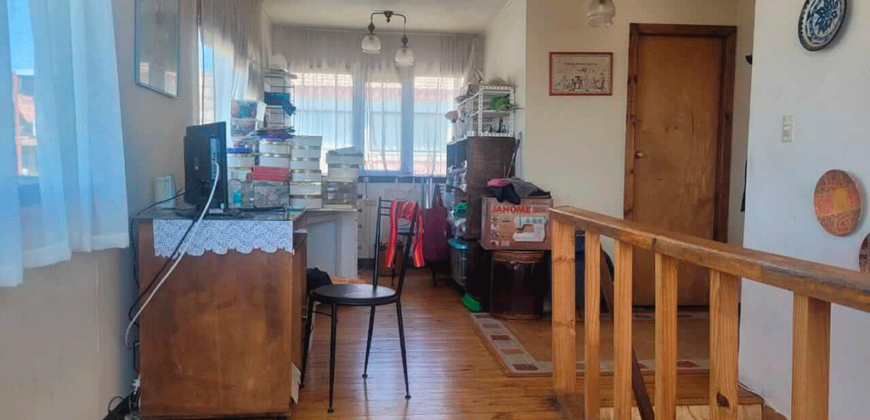 Casa con dos departamentos anexos, Concón