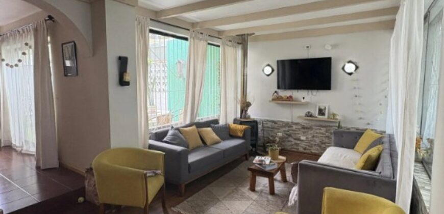 Venta casa en Miraflores bajo