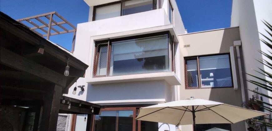 Hermosa casa en venta, sector residencial Concón